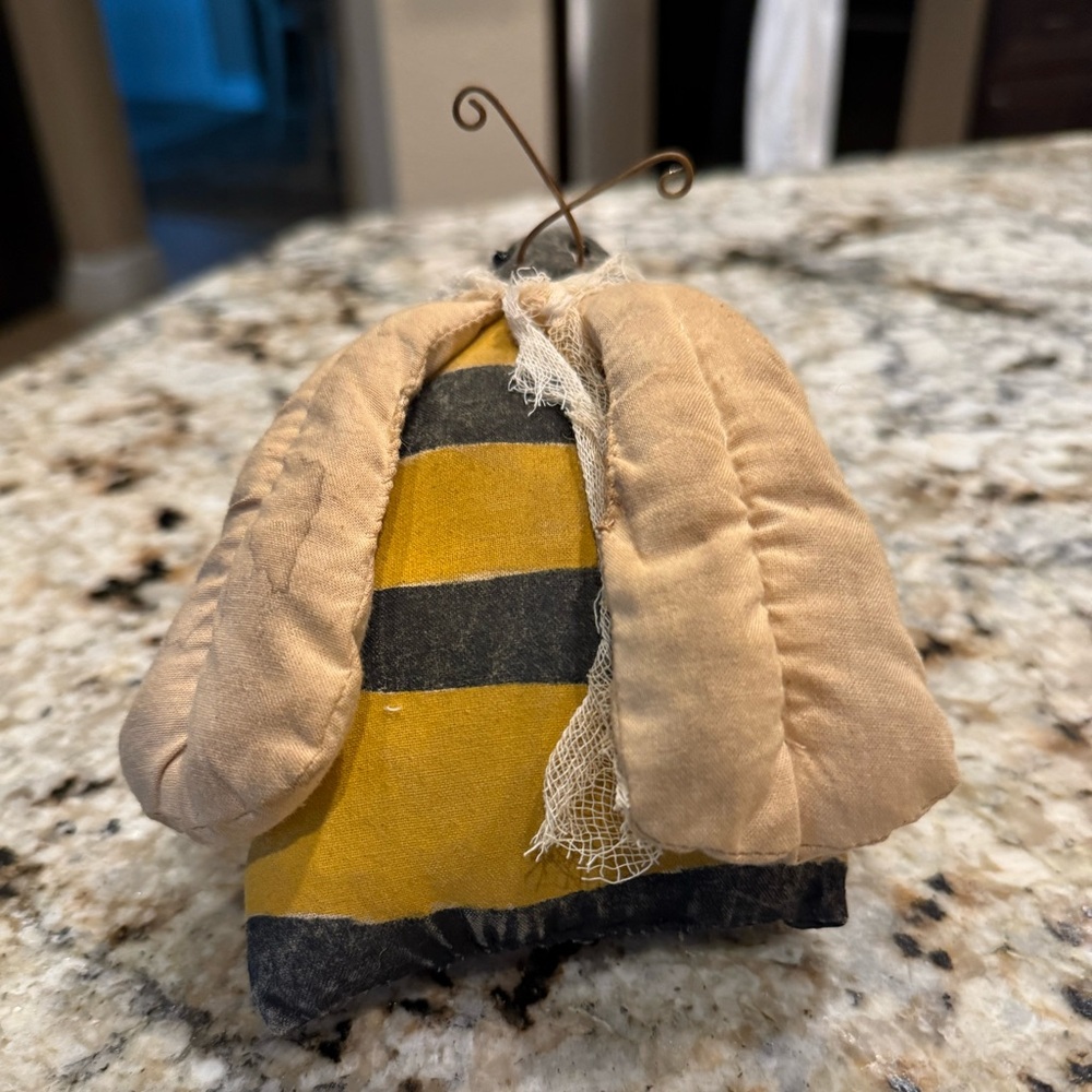 Primitive Handcrafted Bee - Picture 3 of 4